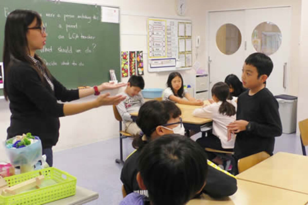 Math(算数科)、Science(理科)、Social studies(社会科)、Music(音楽科)、PE(体育科)、Home economics(家庭科)