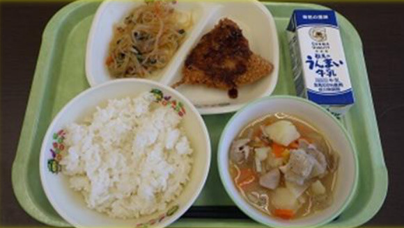 給食