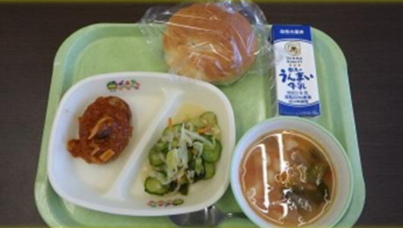 給食