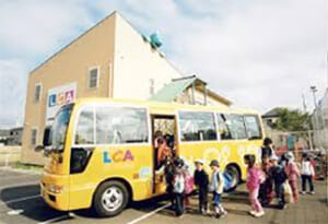 軽井沢駅・中軽井沢駅からスクールバスを運行いたします【2026年4月から】